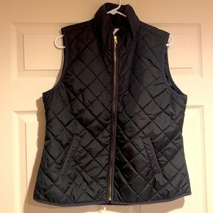 Old Navy Black Vest. LIKE NEW CONDITION